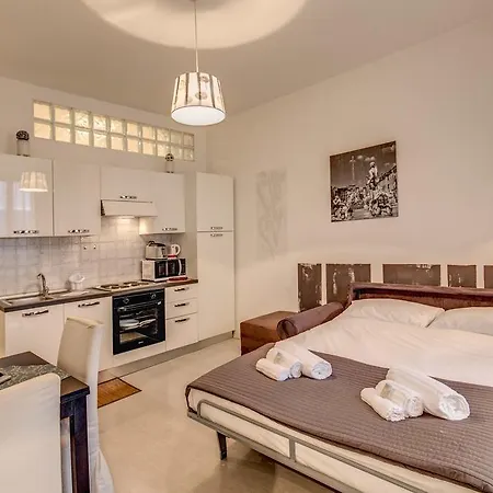 Casetta Campo De Fiori Apartment *